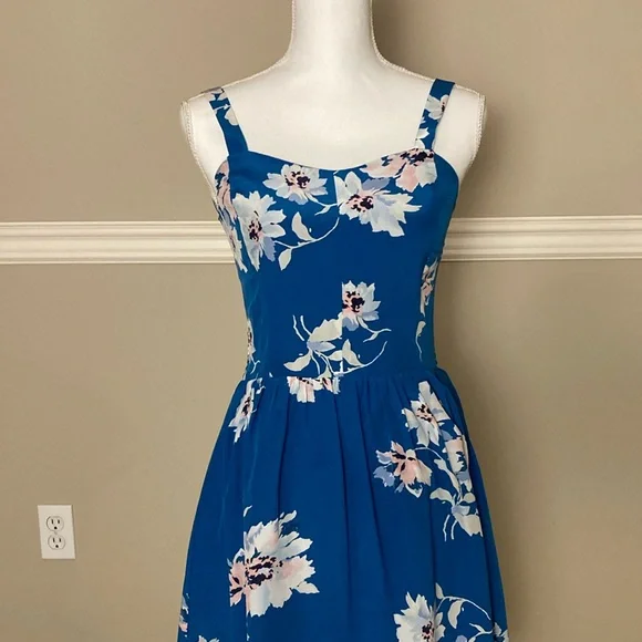 joie blue and white dress Joie Puff Sleeve Shirred Dress Floral Print White/Blue main image 1